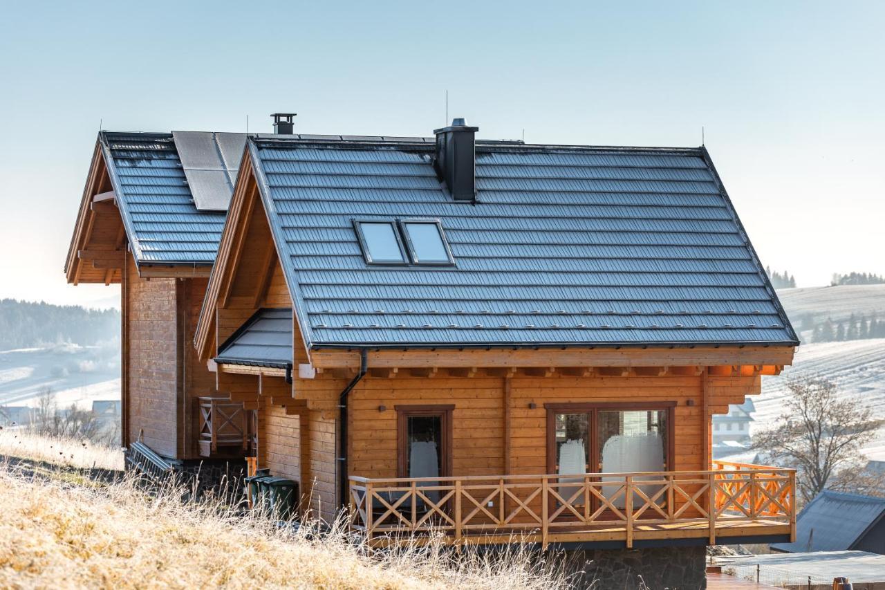 Houten Vakantiewoning "Reisnaarpolen" Royaal Ontbijt, Sauna En Hottub 차르나 구라 외부 사진