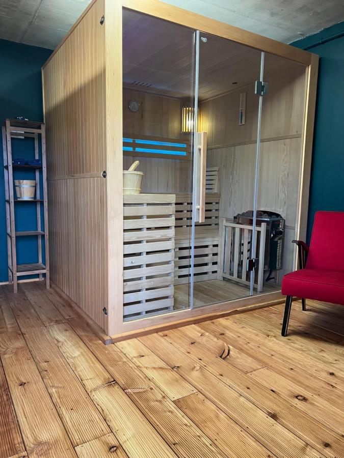 Houten Vakantiewoning "Reisnaarpolen" Royaal Ontbijt, Sauna En Hottub 차르나 구라 외부 사진