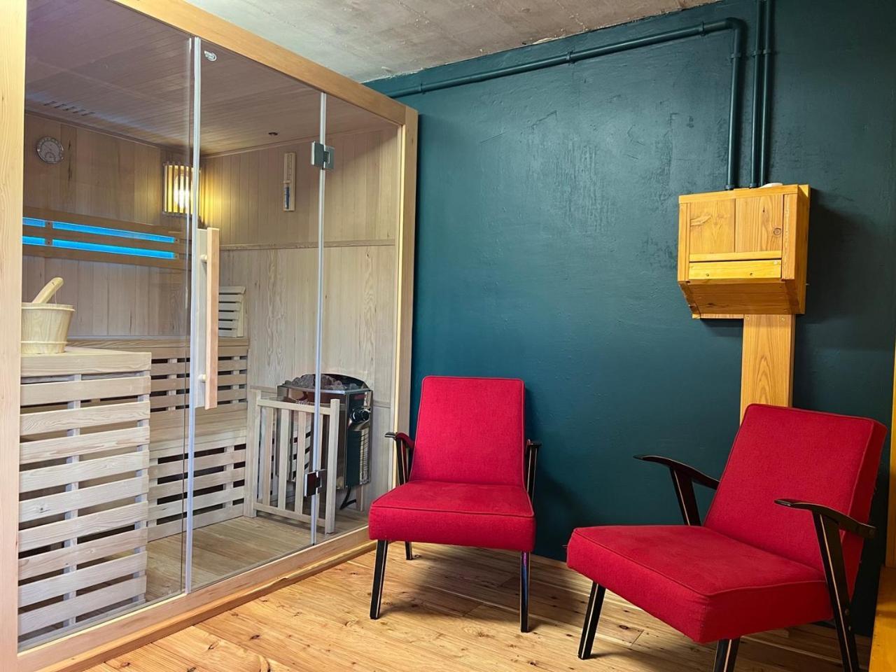 Houten Vakantiewoning "Reisnaarpolen" Royaal Ontbijt, Sauna En Hottub 차르나 구라 외부 사진