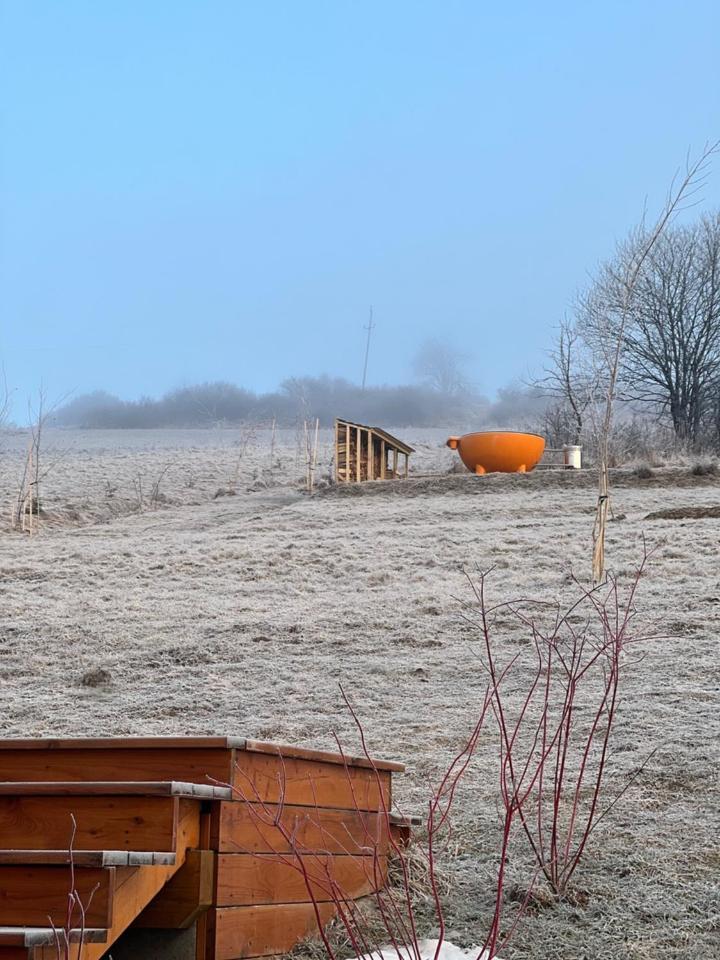 Houten Vakantiewoning "Reisnaarpolen" Royaal Ontbijt, Sauna En Hottub 차르나 구라 외부 사진
