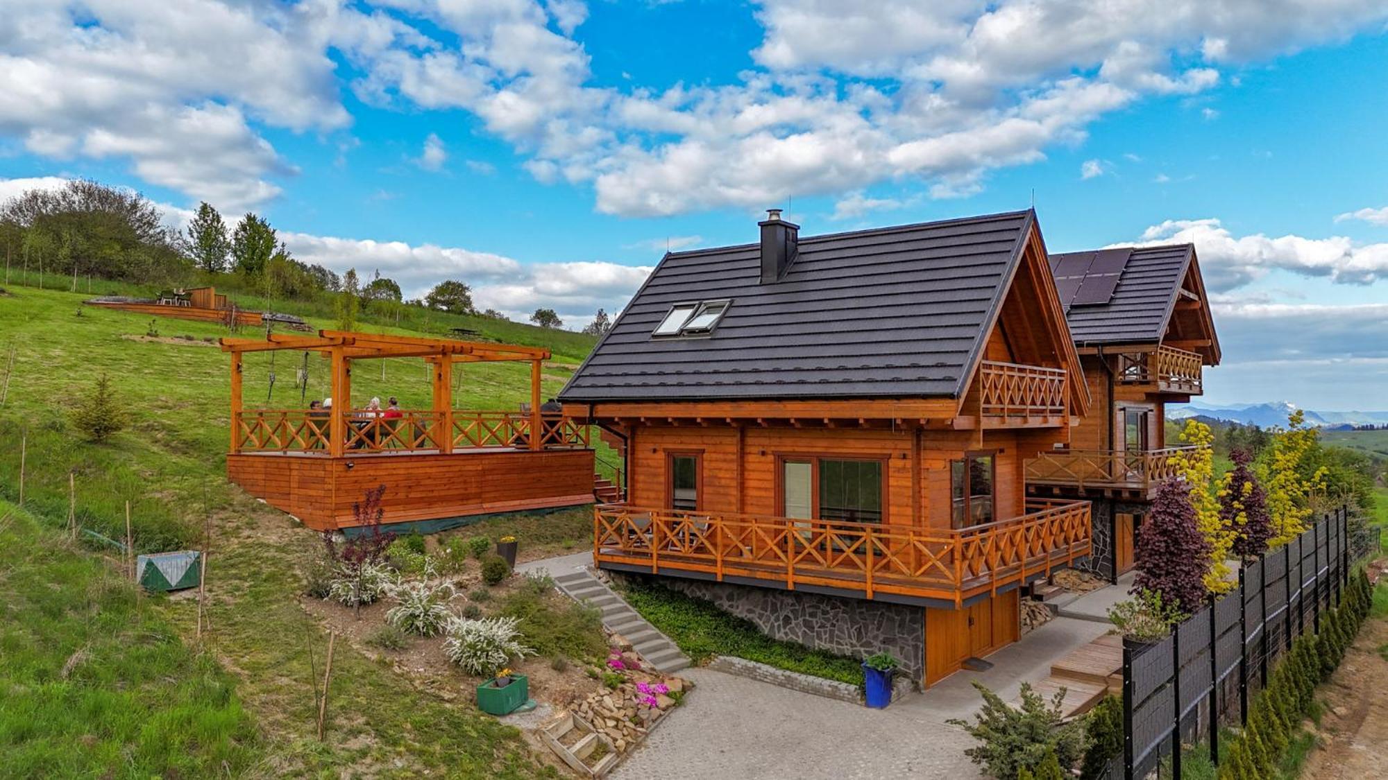 Houten Vakantiewoning "Reisnaarpolen" Royaal Ontbijt, Sauna En Hottub 차르나 구라 외부 사진