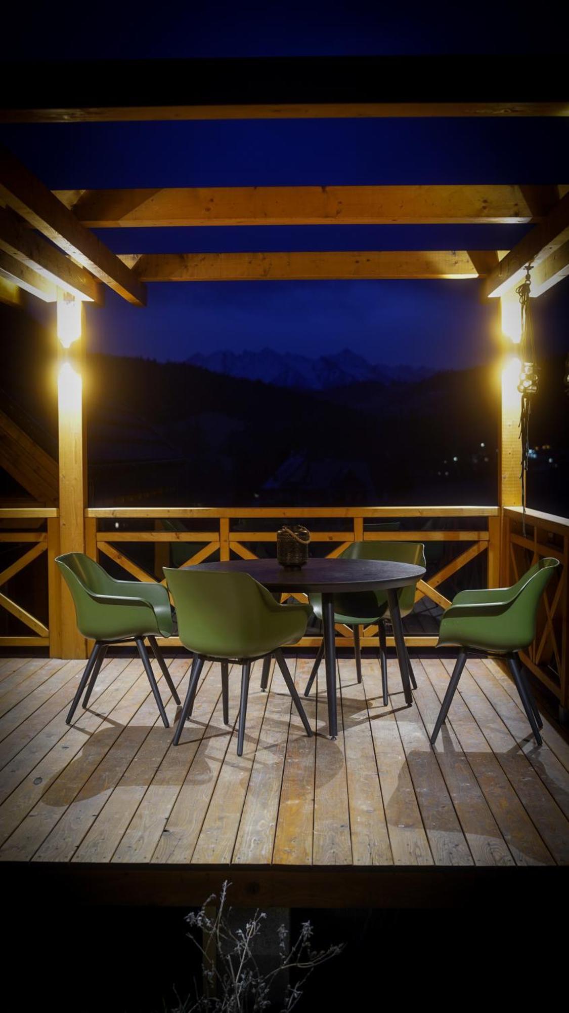 Houten Vakantiewoning "Reisnaarpolen" Royaal Ontbijt, Sauna En Hottub 차르나 구라 외부 사진