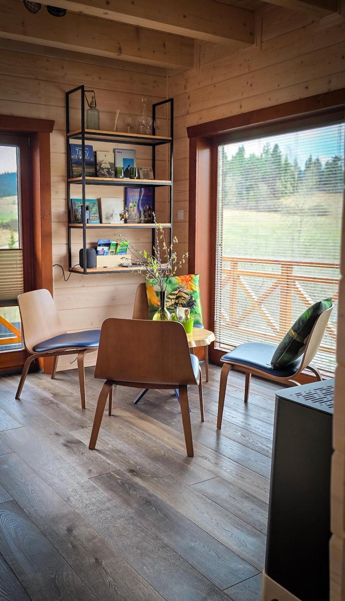 Houten Vakantiewoning "Reisnaarpolen" Royaal Ontbijt, Sauna En Hottub 차르나 구라 외부 사진